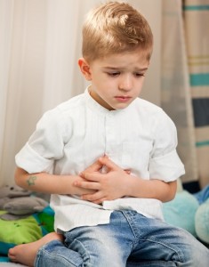 Trẻ bị đau bụng 4